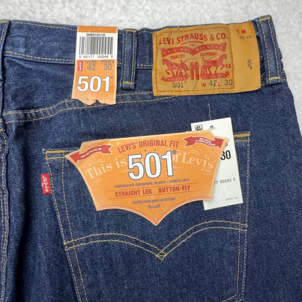 Levis 501 Mens Original Fit Straight Leg Button Fly Blue Jeans 42x30 005010115